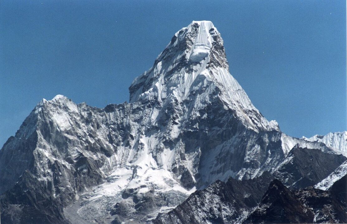 Ama dablan peak